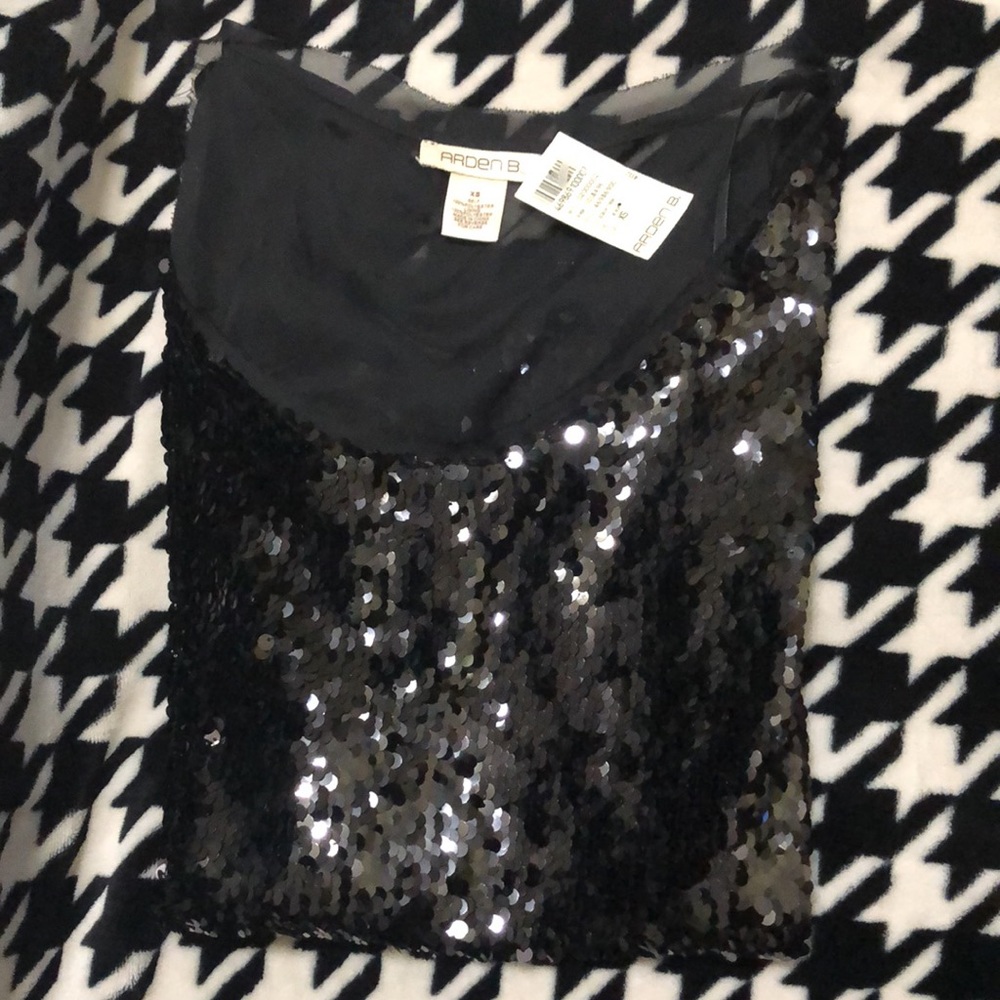 ✨HOST PICK!✨Ladies Arden B. Sequin Top - Picture 11 of 11